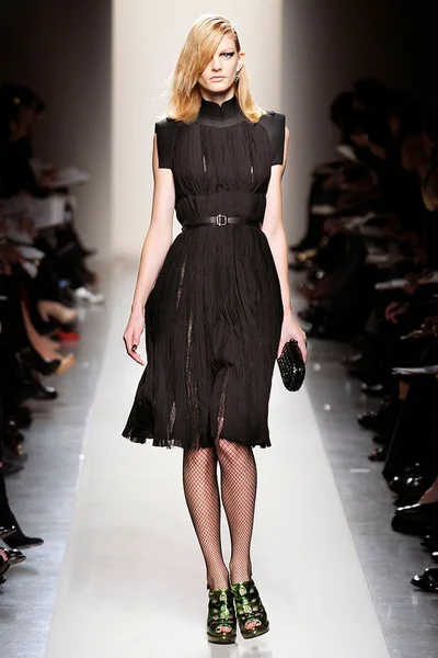 Look 27